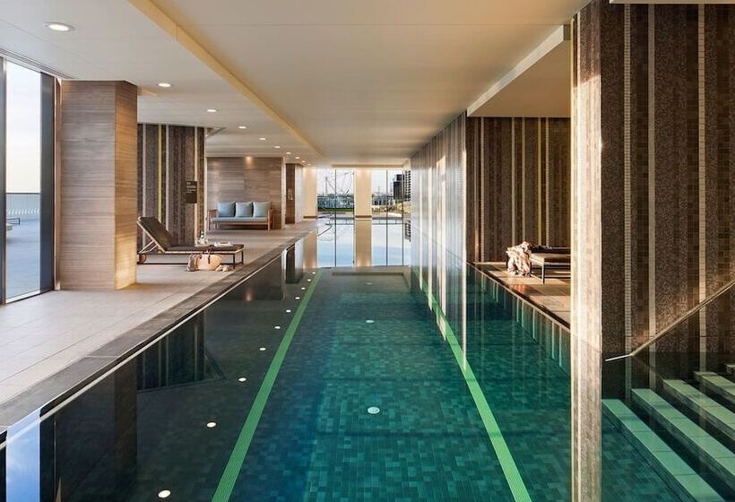 Melbourne Docklands Convesso Seaview Apartment