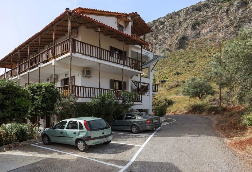 Monemvasia Green Apartments