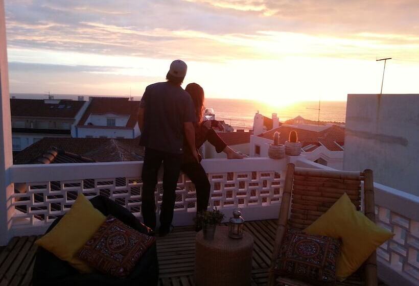 Nesha Ericeira Flats