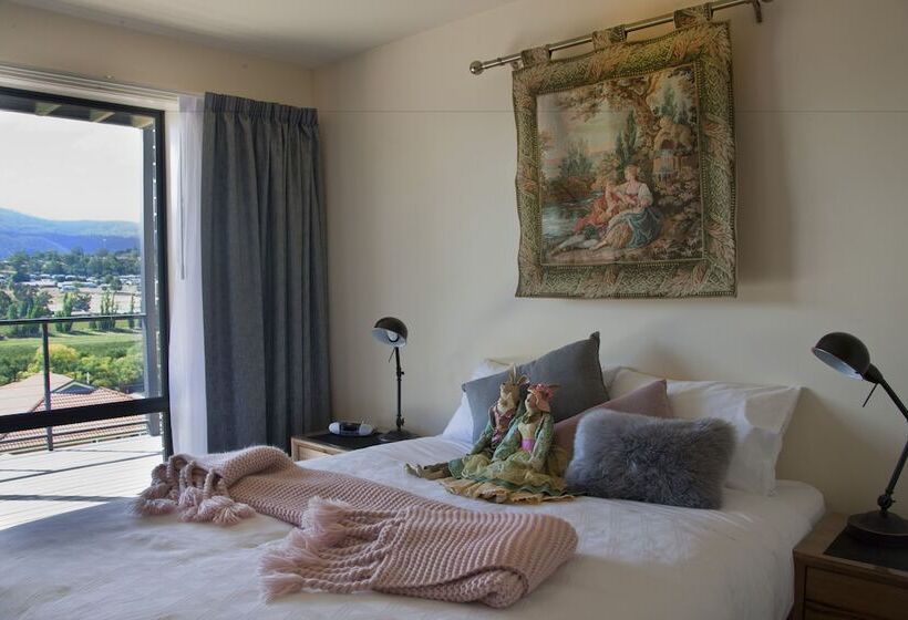 New Norfolk Holiday Apartments