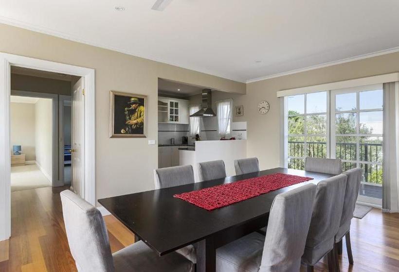 Ocean Breeze Retreat  With Spa And Space