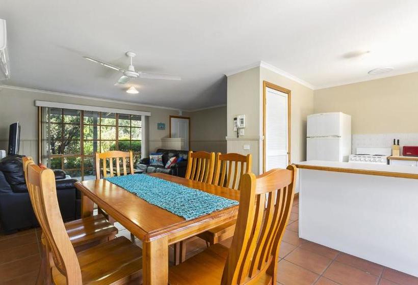 Ocean Breeze Retreat  With Spa And Space