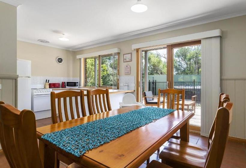 Ocean Breeze Retreat  With Spa And Space