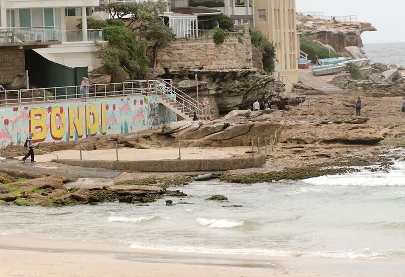 Ocean Front Building On Bondi Beach
