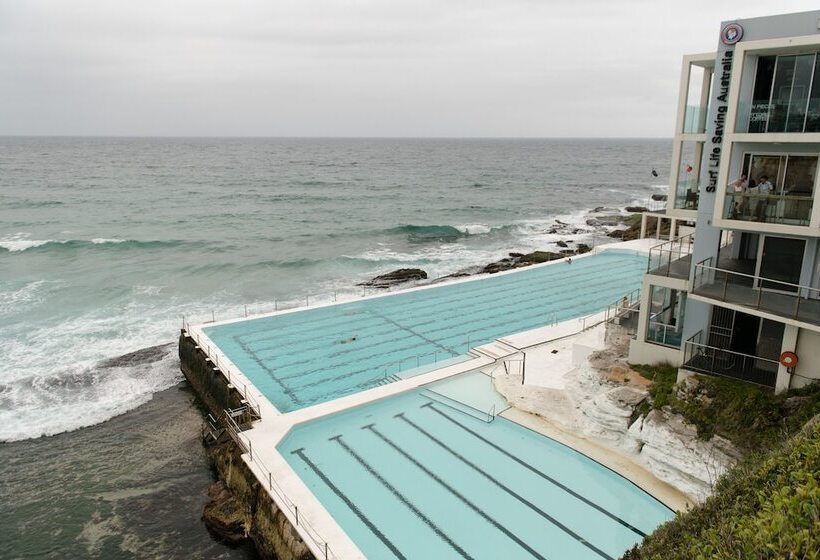 Ocean Front Building On Bondi Beach