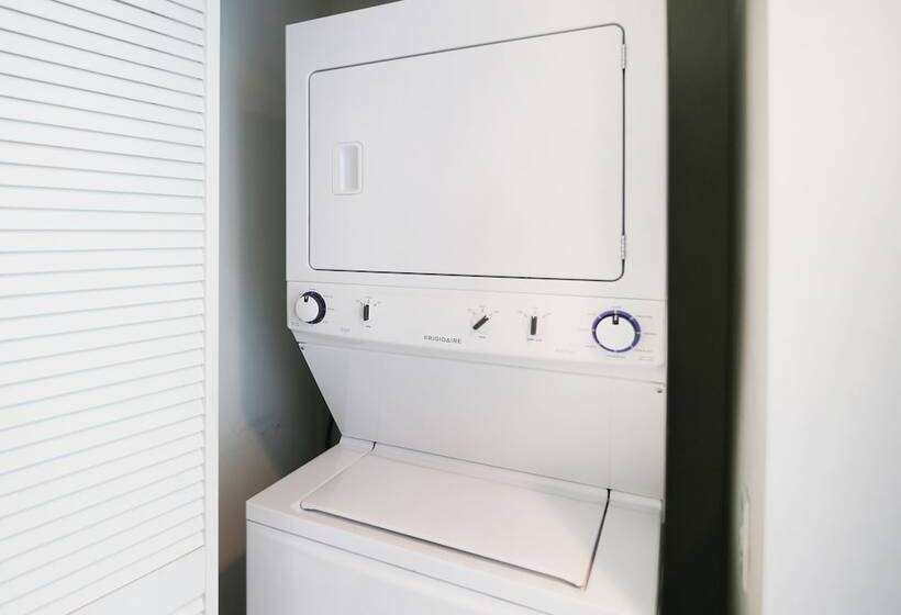 Ocean Front Building On Bondi Beach