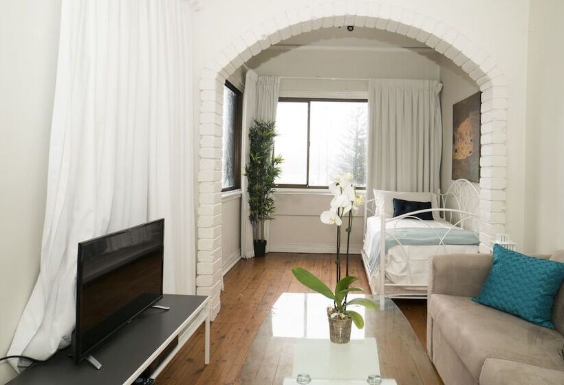 Ocean Front Building On Bondi Beach