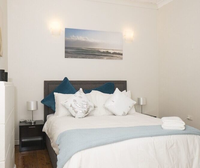 Ocean Front Building On Bondi Beach