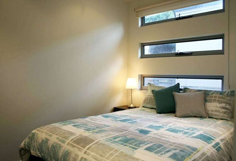 Penneshaw Oceanview Apartments