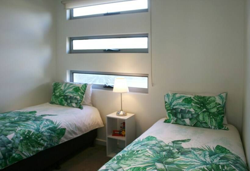 Penneshaw Oceanview Apartments