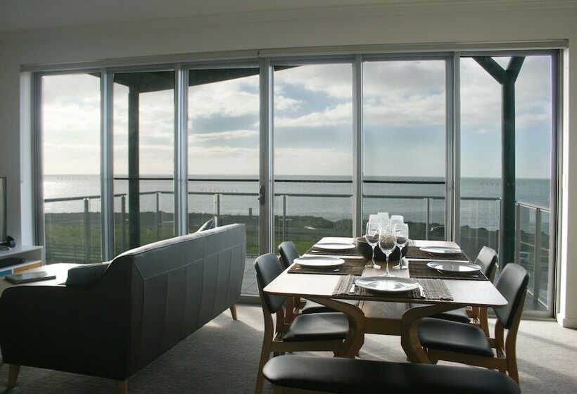 Penneshaw Oceanview Apartments