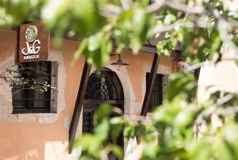 פנסיון J&g Suites