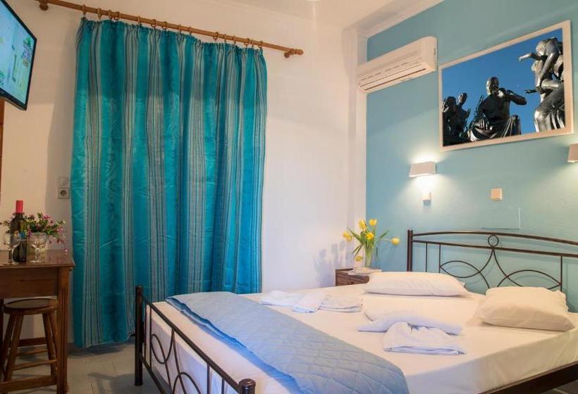 Yiannis Yard Studios & Apartments