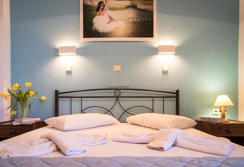 Yiannis Yard Studios & Apartments