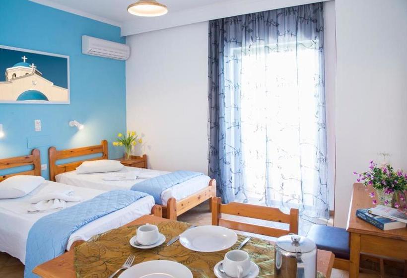 Yiannis Yard Studios & Apartments