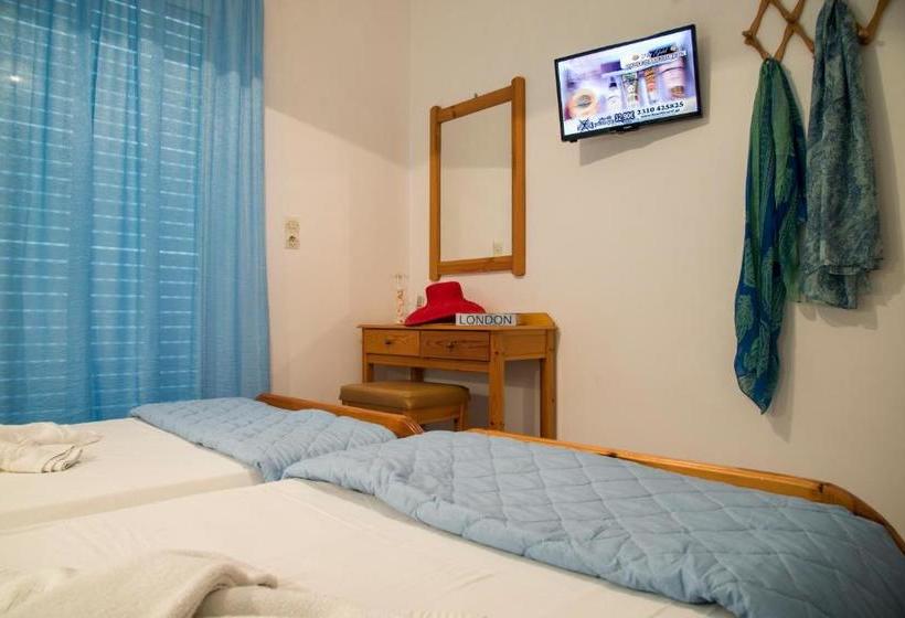 Yiannis Yard Studios & Apartments