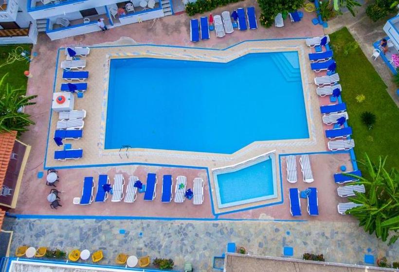 Yiannis Yard Studios & Apartments