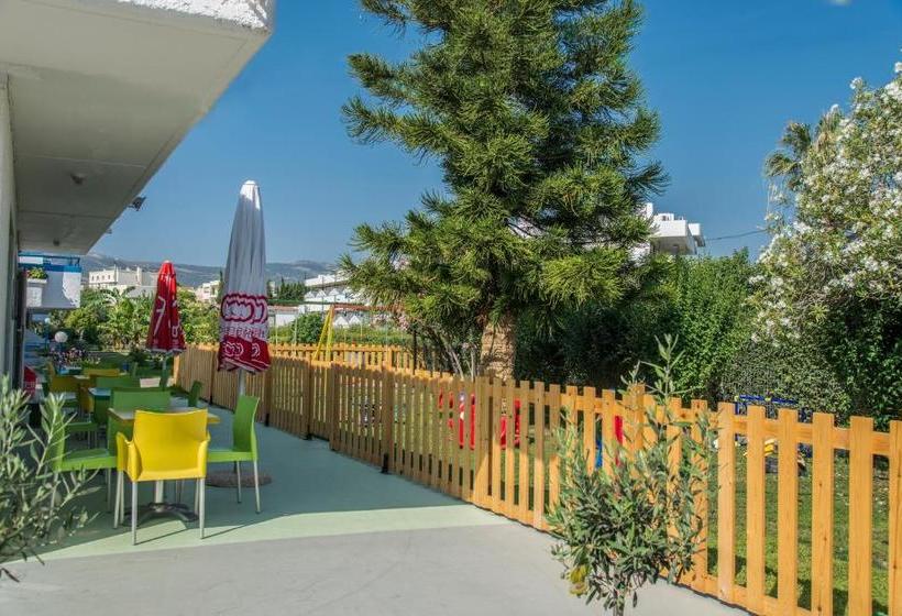 Yiannis Yard Studios & Apartments