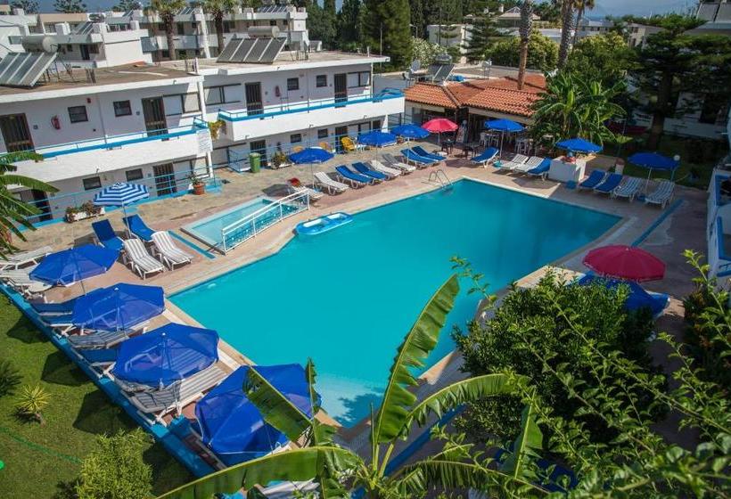 Yiannis Yard Studios & Apartments