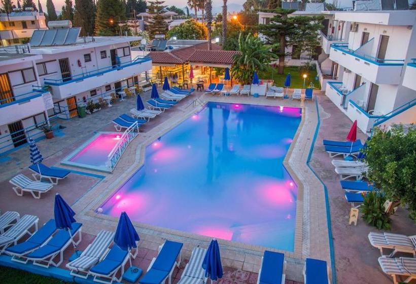 Yiannis Yard Studios & Apartments