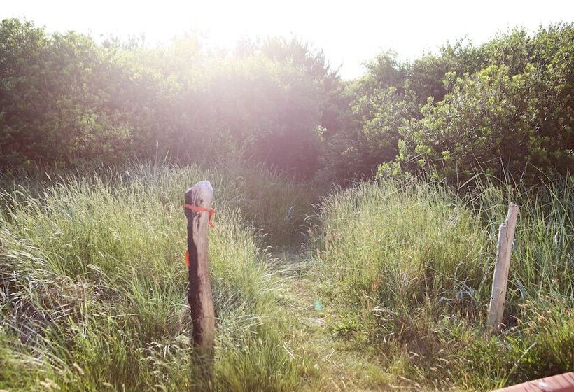 Bayvue Hotel, Resort & Suites