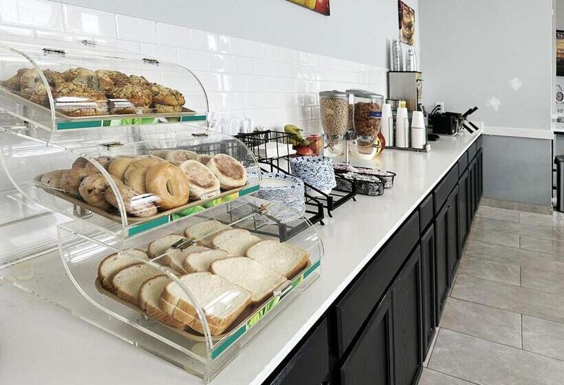 Bayvue Hotel, Resort & Suites