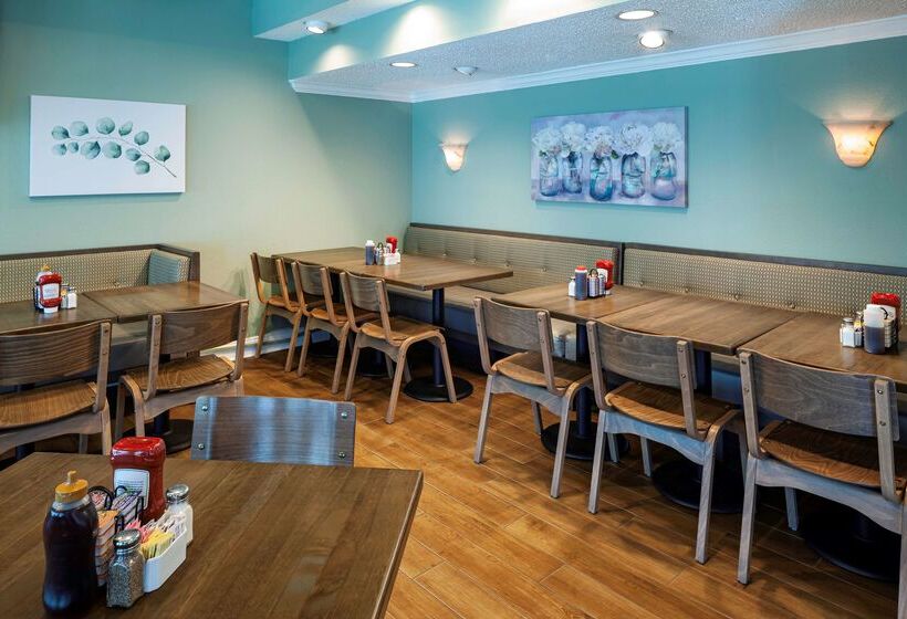 Best Western New Smyrna Beach Hotel & Suites