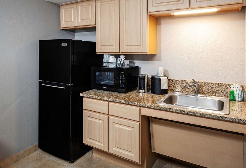 Best Western New Smyrna Beach Hotel & Suites