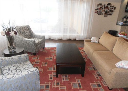 Clarion Hotel Buffalo Airport