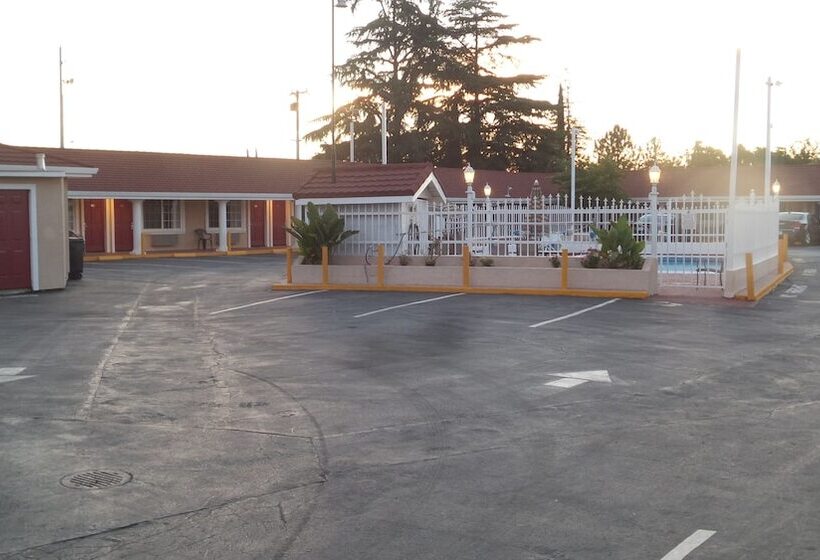 Holiday Motel Oakdale