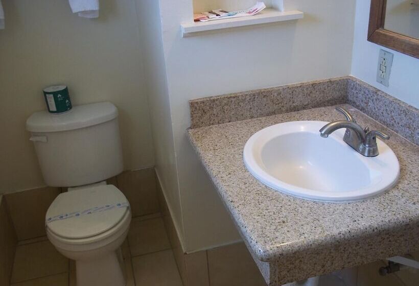 Holiday Motel Oakdale