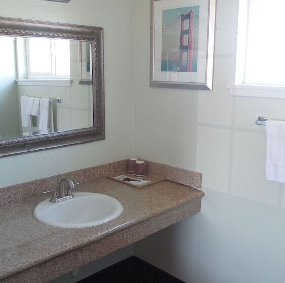 Holiday Motel Oakdale