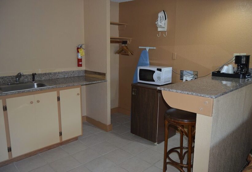 Hollow Inn And Motel