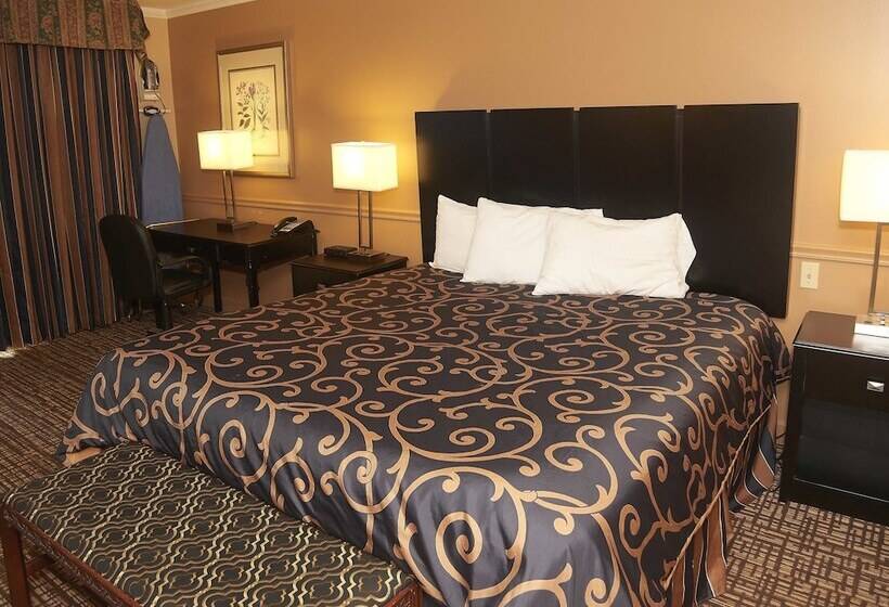 Hollow Inn And Motel