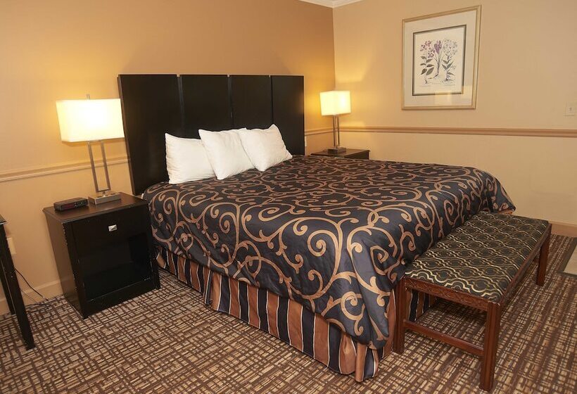 Hollow Inn And Motel