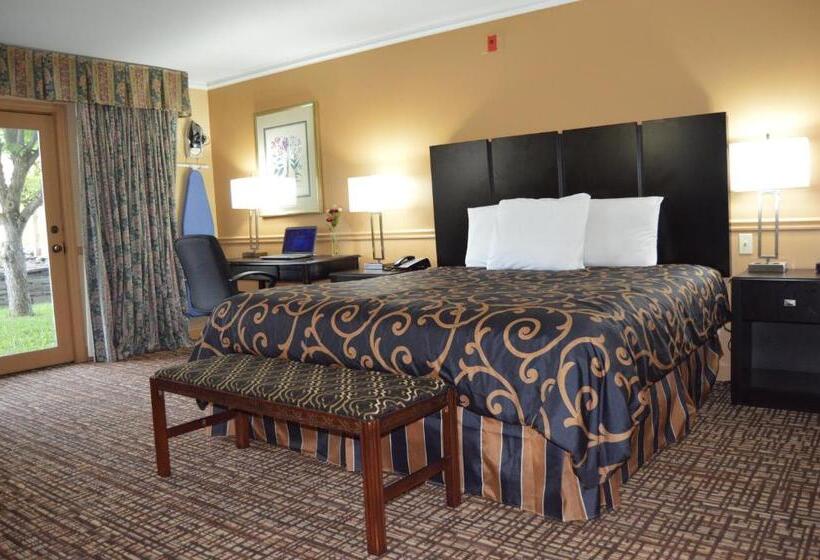 Hollow Inn And Motel