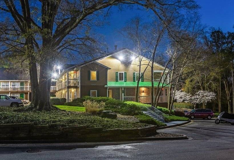 Hometowne Studios By Red Roof Atlanta Ne   Downtown Norcross