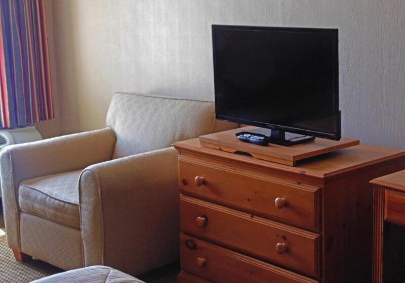 فندق American Inn And Suites Houghton Lake