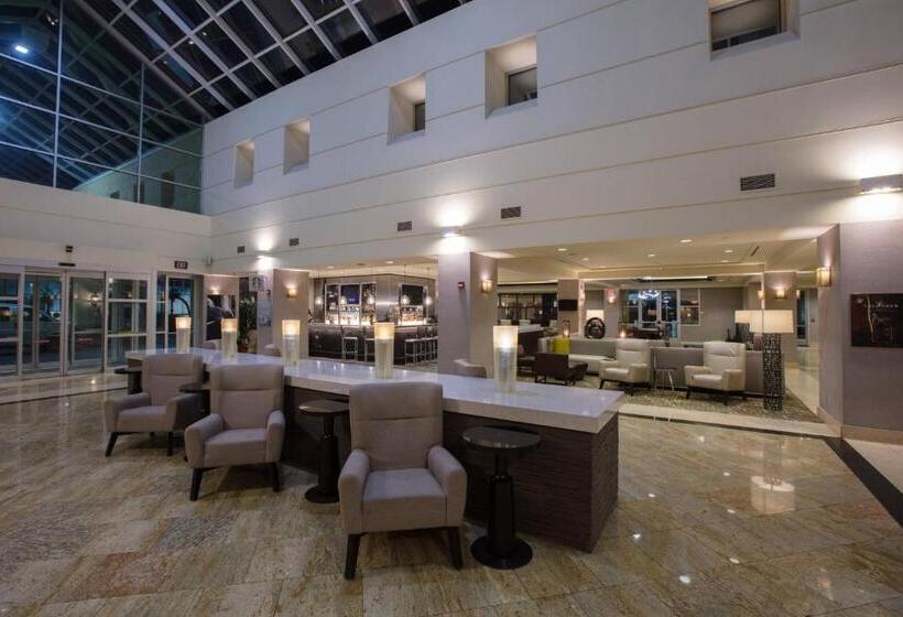 Отель Bakersfield Marriott At The Convention Center