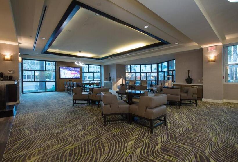 Отель Bakersfield Marriott At The Convention Center