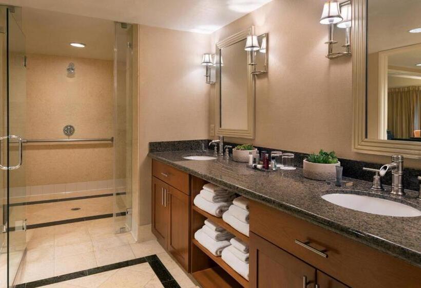 Отель Bakersfield Marriott At The Convention Center