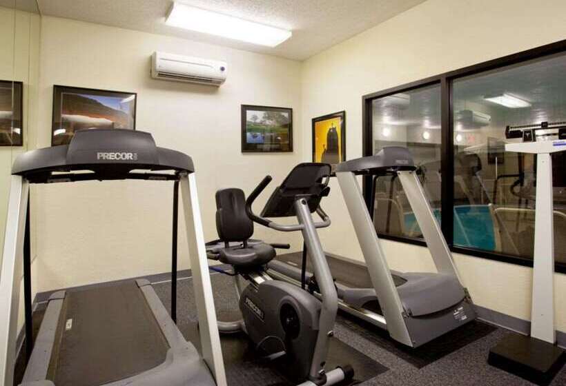 בית מלון כפרי Baymont By Wyndham Merrillville