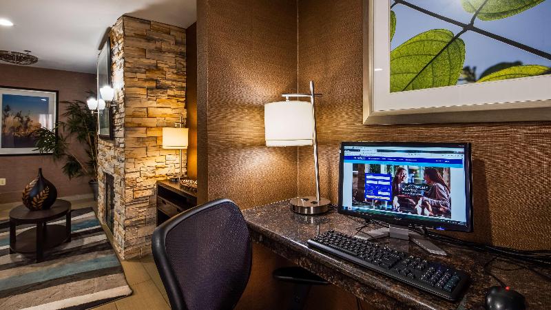 فندق Best Western Brentwood Inn