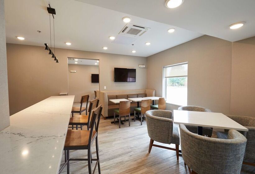 Best Western Plus Bourbonnais Hotel & Suites