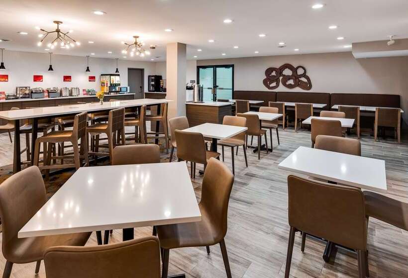 Best Western Plus Bourbonnais Hotel & Suites