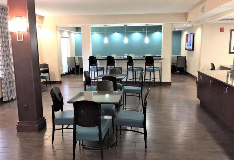 호텔 Best Western Plus Galleria Inn & Suites