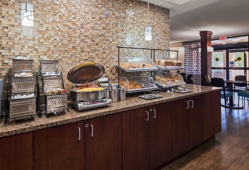 호텔 Best Western Plus Galleria Inn & Suites