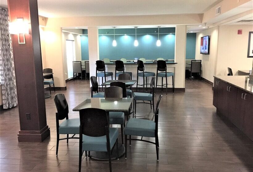 호텔 Best Western Plus Galleria Inn & Suites