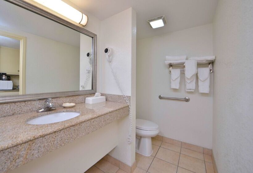 בית מלון כפרי Best Western Plus Holiday Sands Inn & Suites