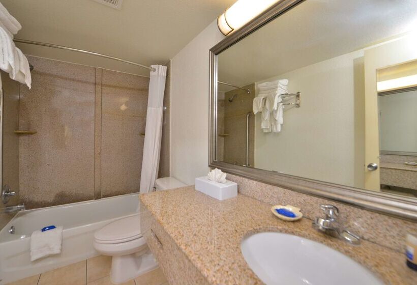 בית מלון כפרי Best Western Plus Holiday Sands Inn & Suites